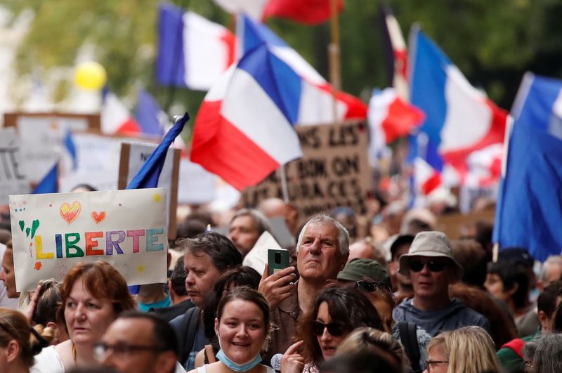 Protest against the use of health passes in Paris