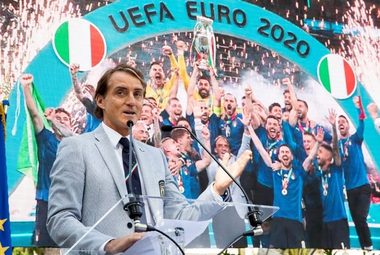 Soccer – Mancini keeps faith with Euro winners for World Cup qualifiers