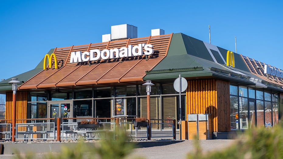 McDonalds restaurant exterior