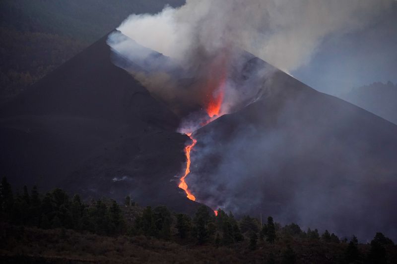 Volcano continues to erupt on Canary Island of La Palma