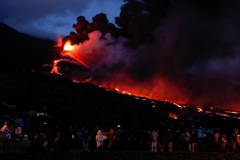 Cumbre Vieja volcano continues to erupt in Spain