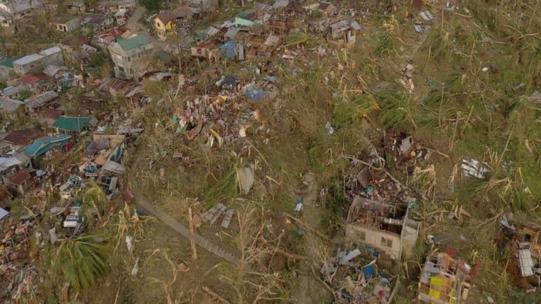 Typhoon deaths in Philippines top 140; mayors plead for food