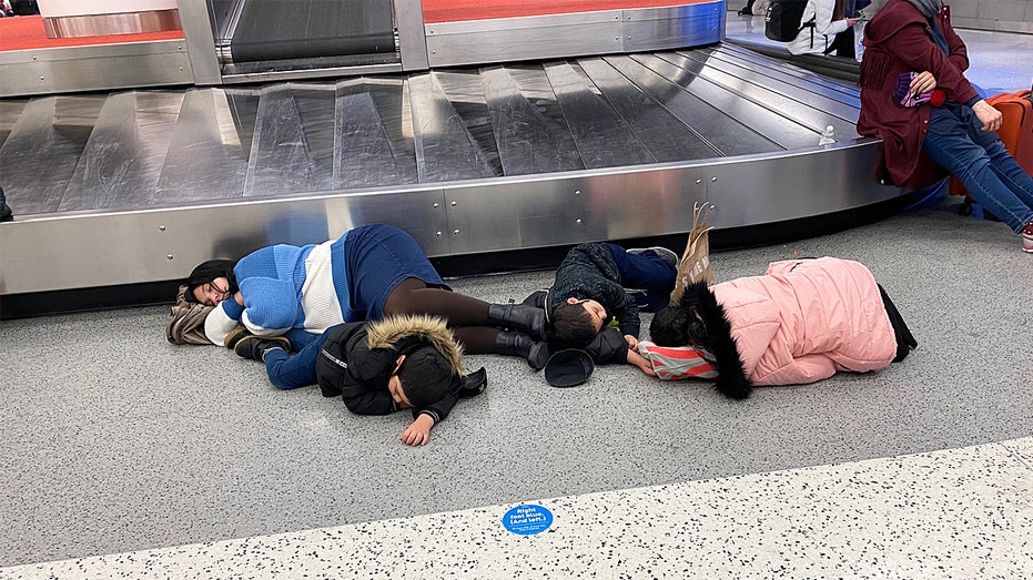 JFK airport flight delays winter storm