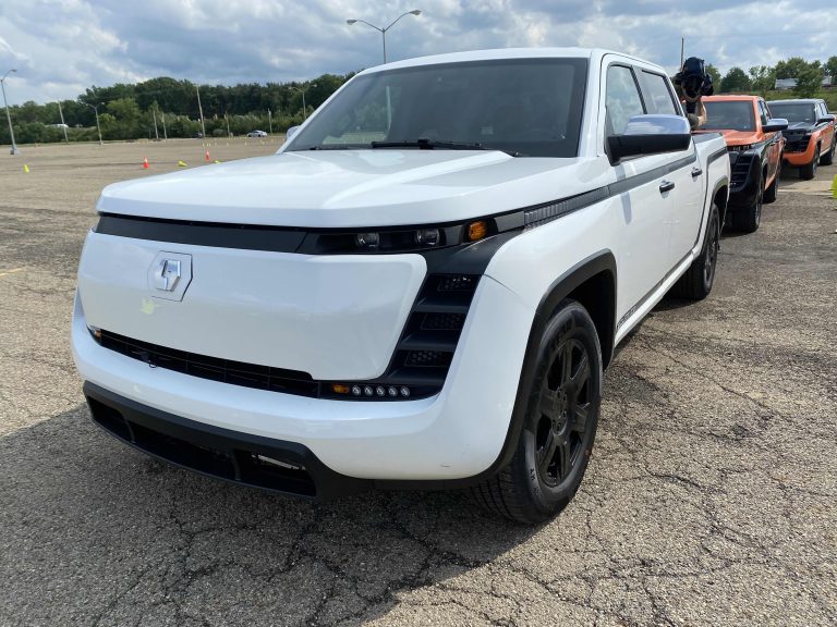 Lordstown Motors expects to produce only 3,000 electric pickups through 2023