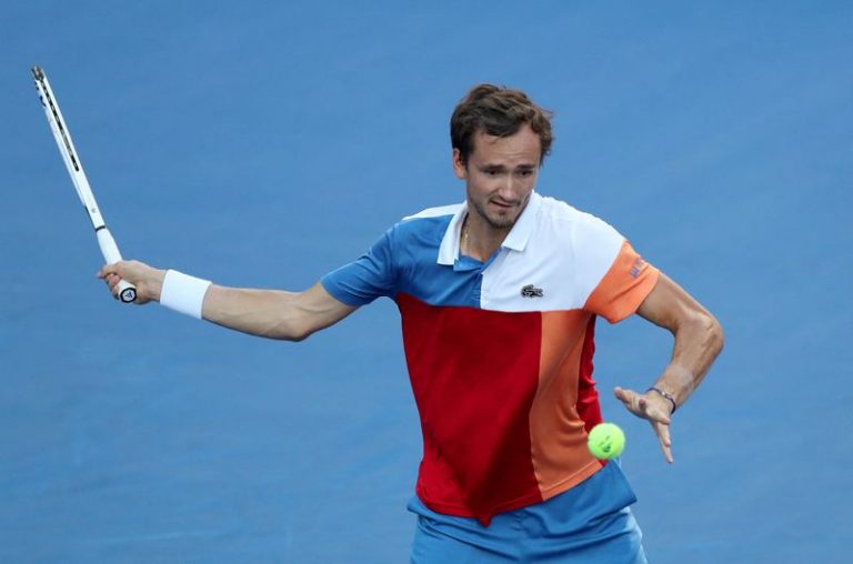 Tennis-Medvedev beats Nishioka to reach Acapulco semi-finals