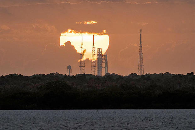 NASA pressing ahead with critical moon rocket test