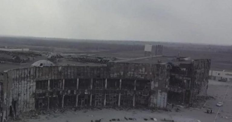 Ukrainian journalist flees Mariupol as Russian forces tear apart city
