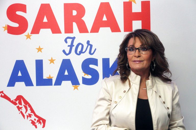 Sarah Palin opens campaign headquarters