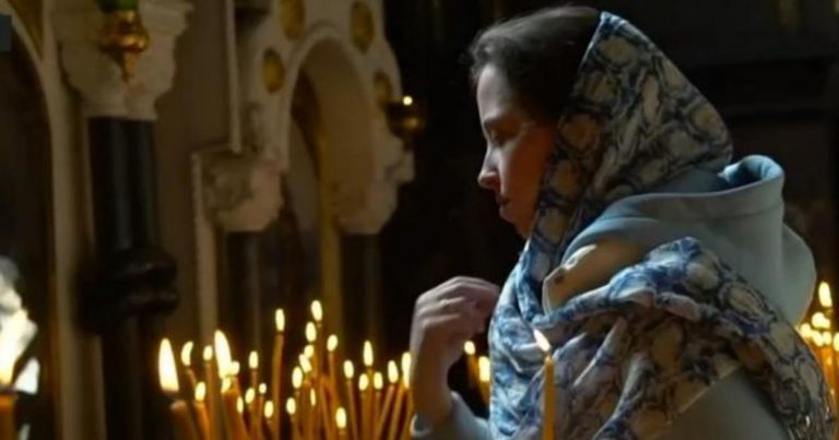 Ukrainians celebrate Orthodox Easter as they mark two months of war