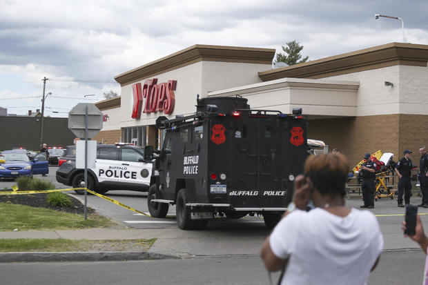 10 killed in “racially motivated” mass shooting at Buffalo supermarket, FBI says