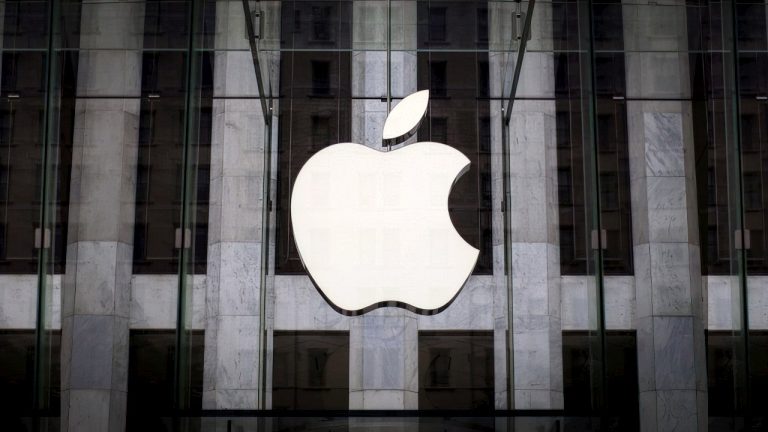 Apple accused of union busting at World Trade Center store