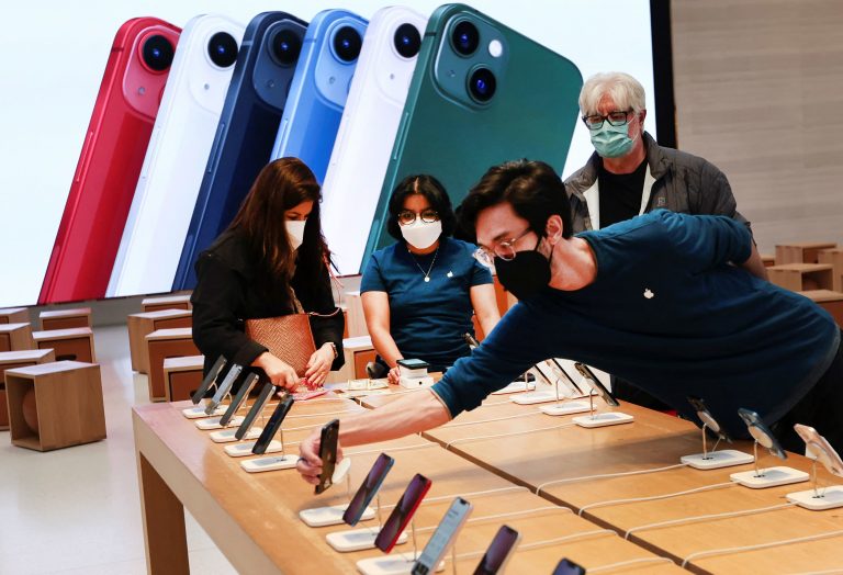 Apple discourages retail employees from joining unions in internal video