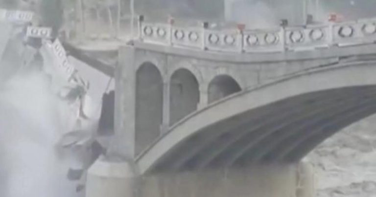 Bridge in Pakistan collapses after glacial lake outburst