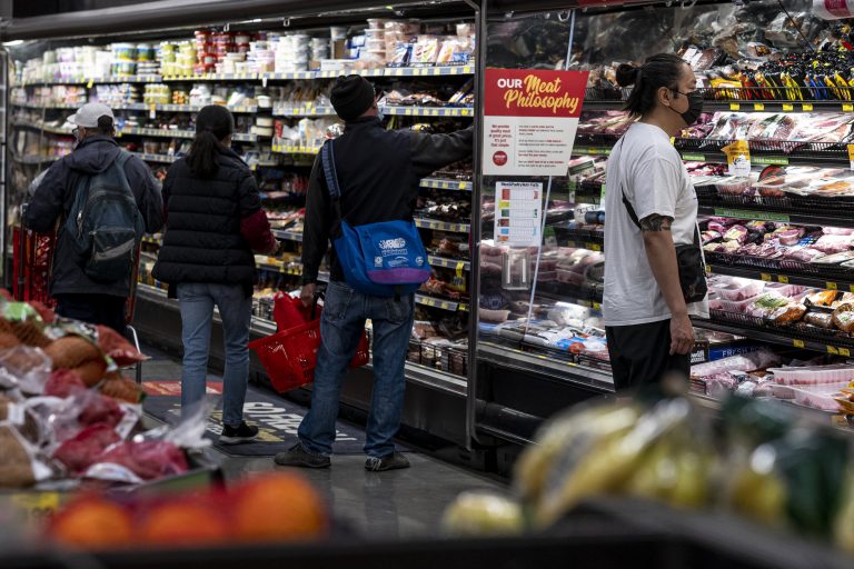 Consumers at breaking point as Fed’s inflation battle heats up, investor Peter Boockvar warns