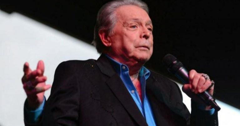 Country music star Mickey Gilley dead at 86