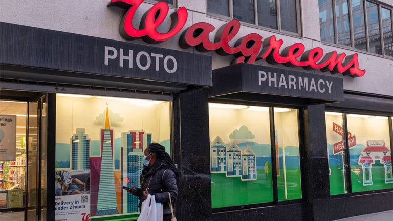 Walgreens agrees to pay Florida $683 million in opioid case