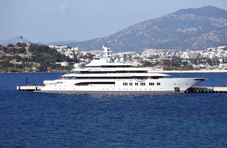$325 million yacht seized from Russian oligarch Suleiman Kerimov sails to U.S. after Fiji court ruling