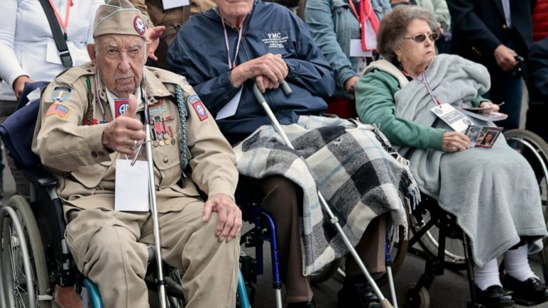 Crowds honor WWII veterans at Normandy D-Day celebrations