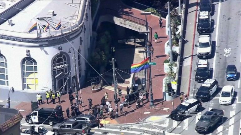 Gunman at large after shooting 2 people, 1 fatally, on San Francisco train