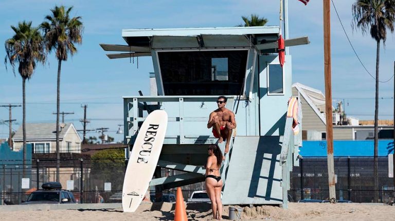 LA lifeguard’s pay tops $500,000, investigation discovers