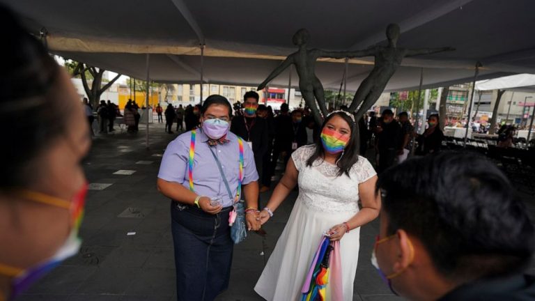 Mass same-sex wedding in Mexico challenges discrimination