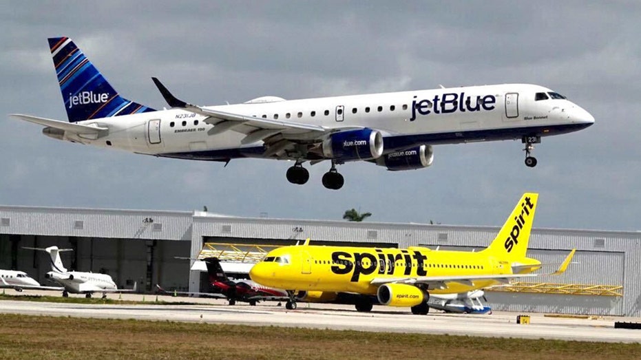 Jet Blue Spirit Airlines