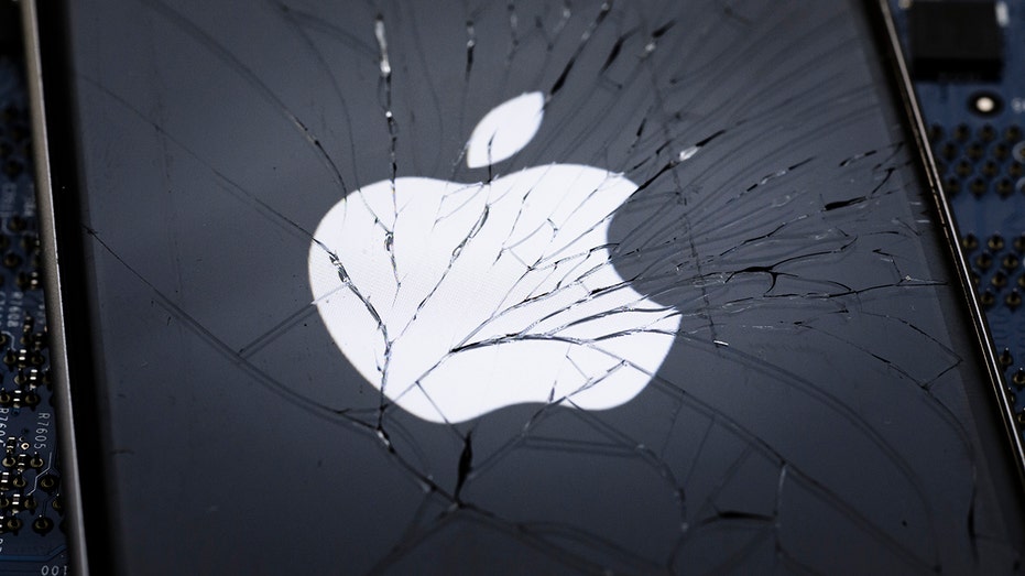 Cracked Apple logo