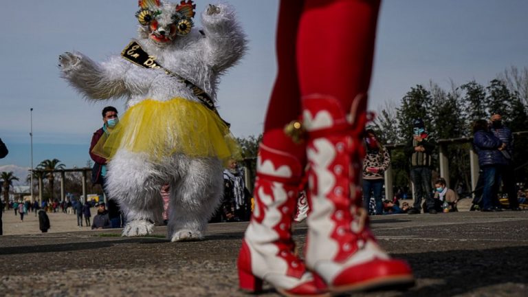 Chilean cowboys gather for blessing at national shrine