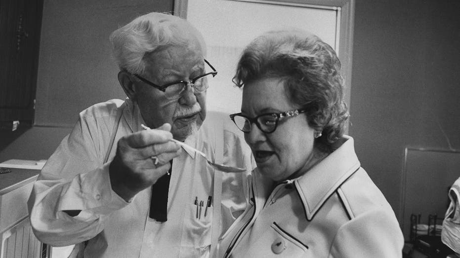 colonel and claudia sanders