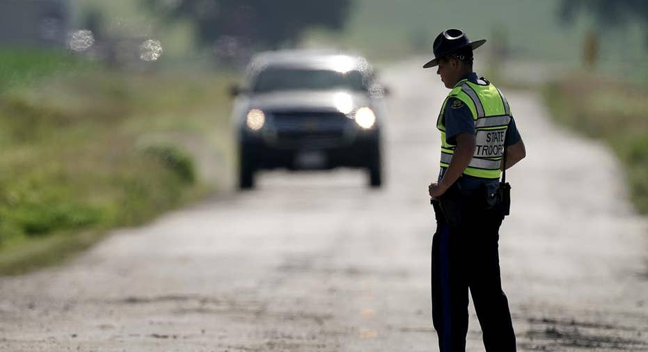 Missouri State Trooper directs traffic