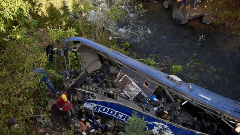 Police: Death toll from Kenya bus crash rises to 30