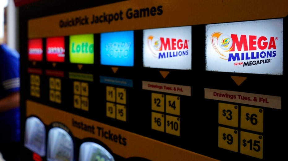 Lottery ticket vending machine