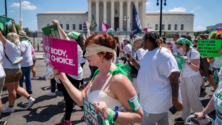 Texas Supreme Court blocks order that resumed abortions