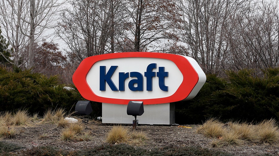 Kraft Heinz logo outside