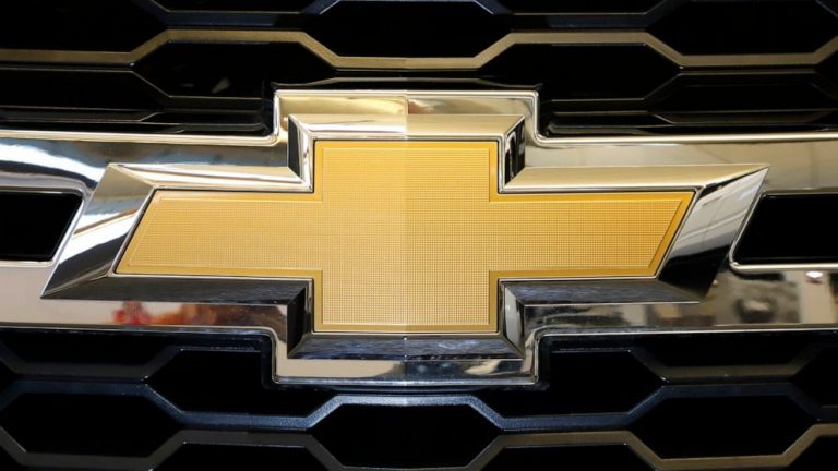GM recalls 484K big SUVs to fix problem third-row seat belts