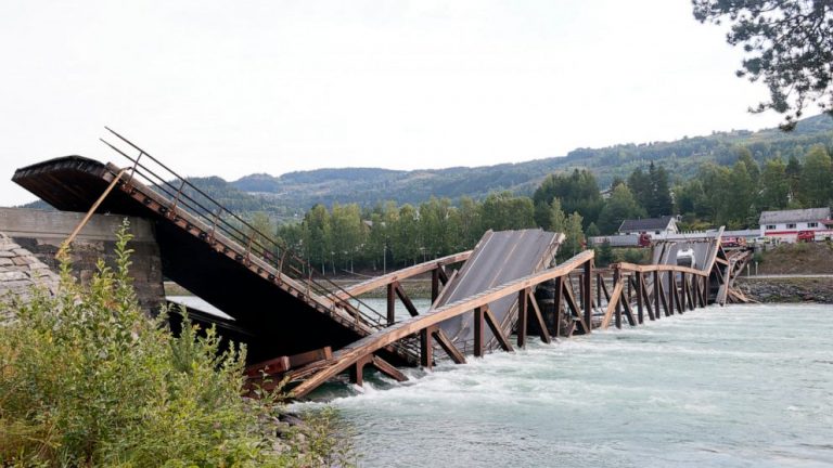 Norway bridge collapses, drivers of 2 vehicles rescued