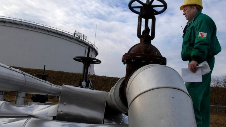 Russia curtails oil shipments to central Europe