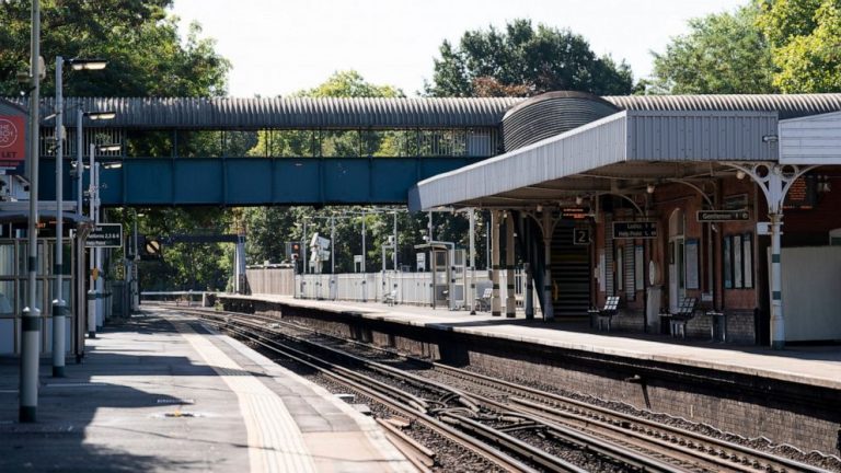 Workers at UK’s largest container port to join rail strikes