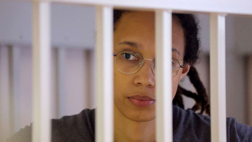 PHOTO: WNBA basketball player Brittney Griner waits for the verdict inside a defendants' cage during a hearing in Khimki outside Moscow, Aug. 4, 2022. 