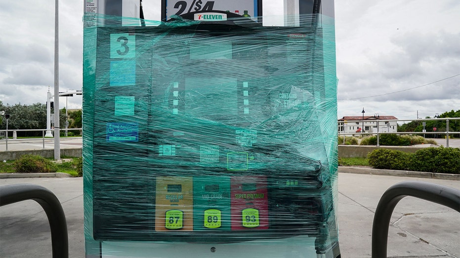 Florida gas station is wrapped ahead of Hurricane Ian landfall