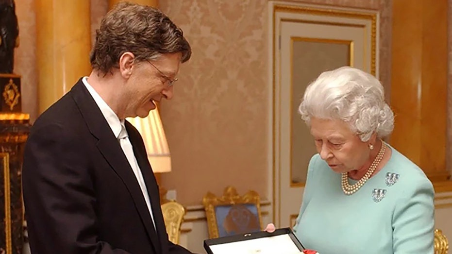 Queen Elizabeth and Bill Gates