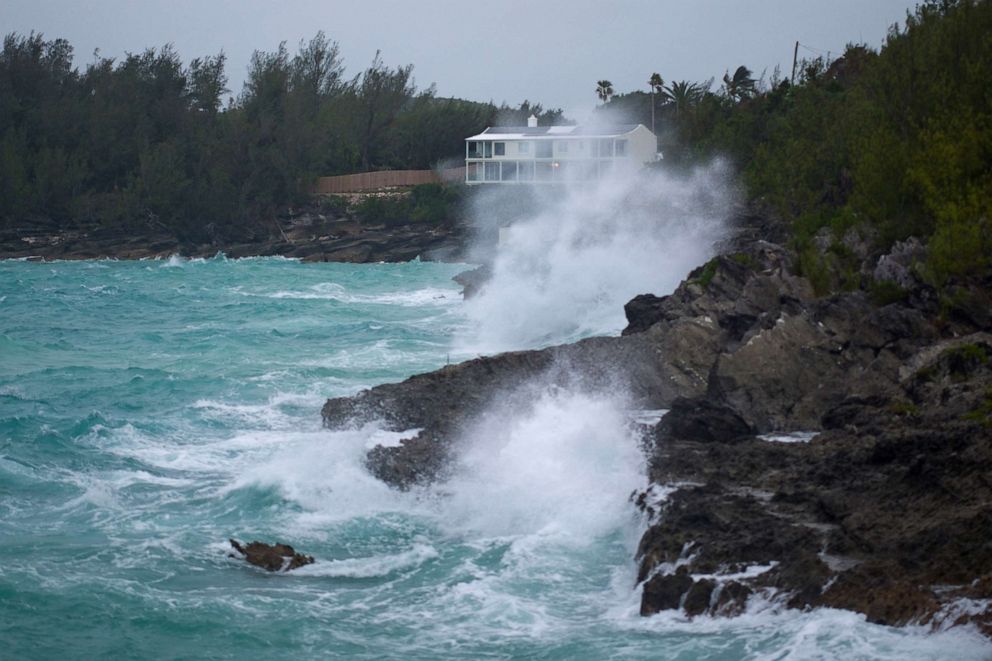 PHOTO: Increasing wind pushes waves towards the south shore before the arrival of Hurricane Fiona in Bermuda, Sept. 22, 2022. 