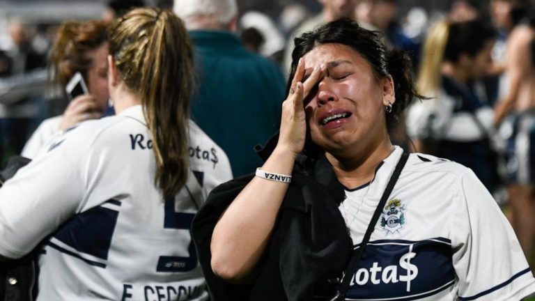 1 dead as police, fans clash outside Argentine soccer match