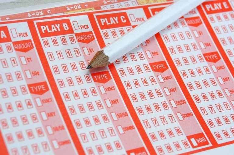 $580 million up for grabs in Saturday night Powerball jackpot drawing