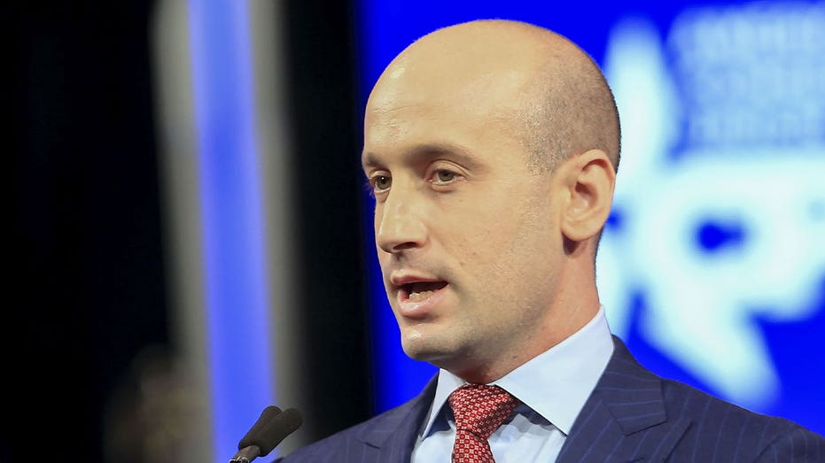 Stephen-Miller-Mayorkas-Lied