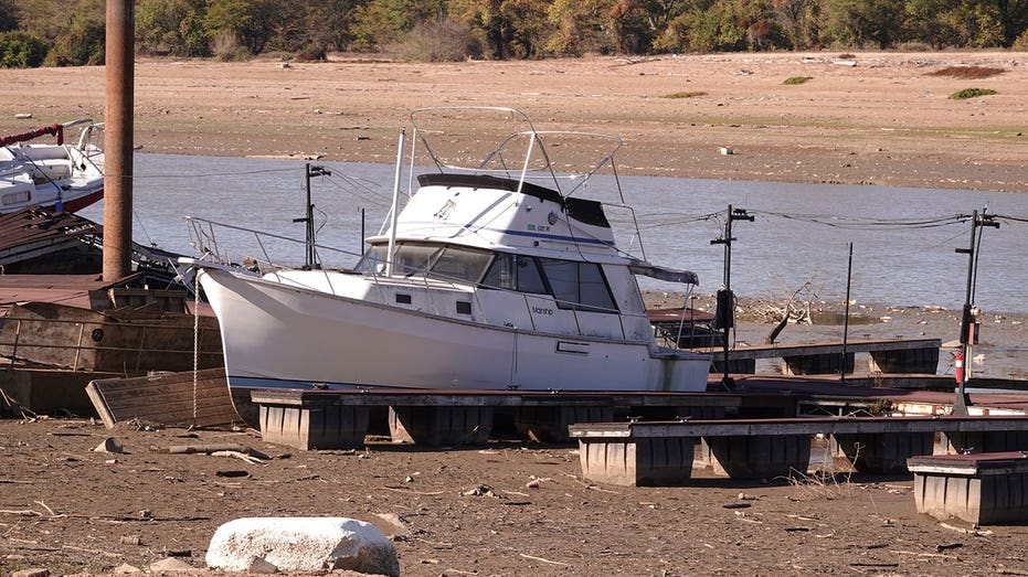 drought strikes Mississippi River