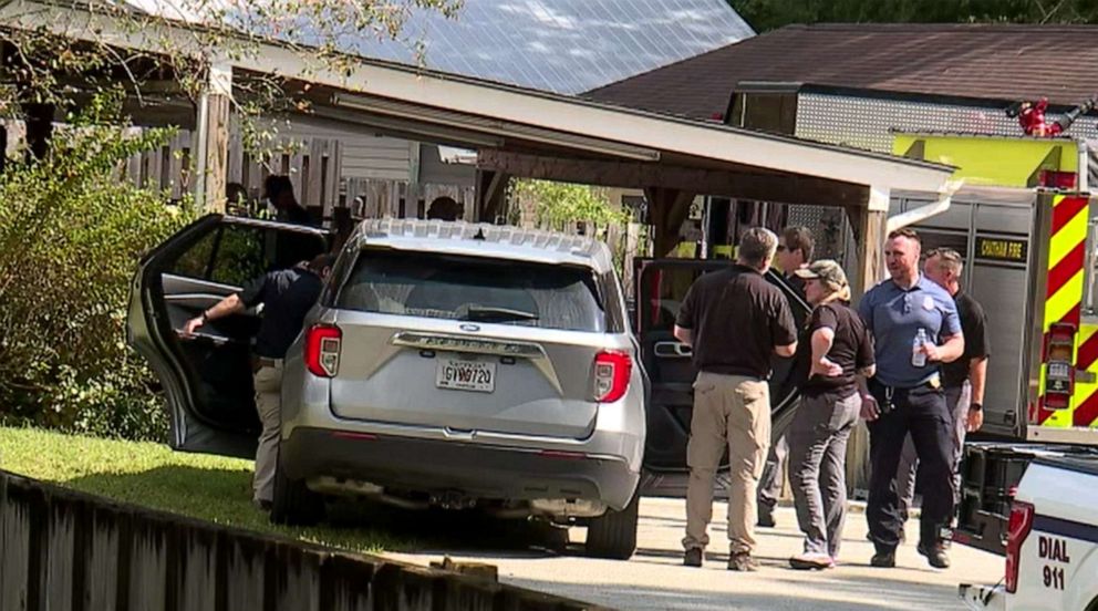 PHOTO: Police and other investigators conduct an evidence search for the case of the missing child Quinton Simon in Savannah, Ga., Oct. 10, 2022.