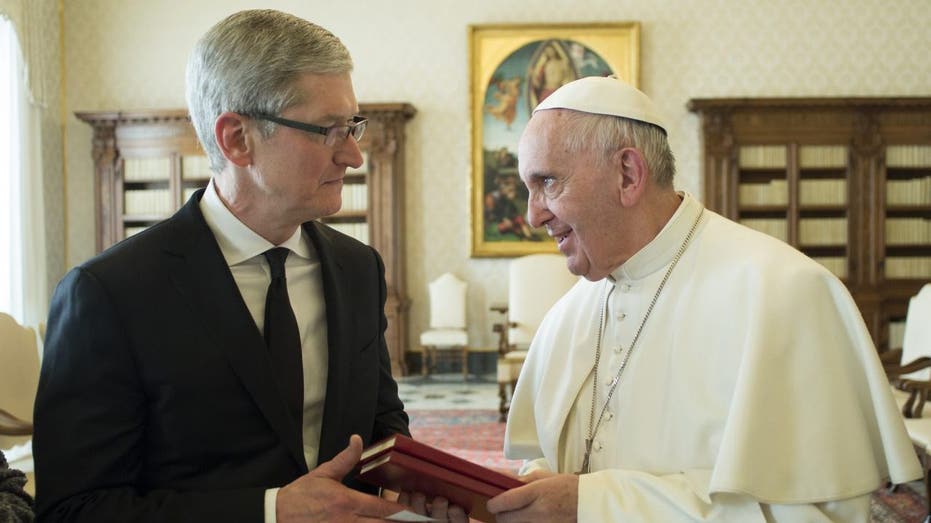 Tim Cook and Pope Francis