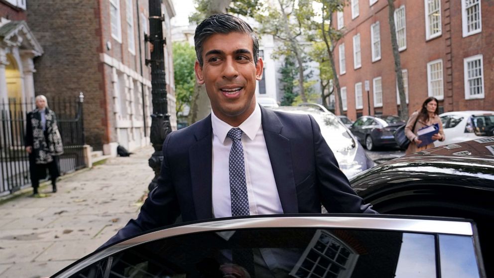 PHOTO: Conservative Party leadership candidate Rishi Sunak leaves the campaign office in London, Oct. 24, 2022.