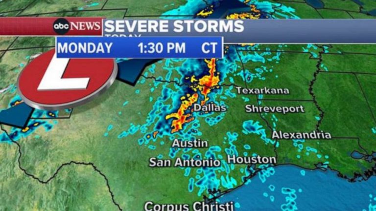 Tornado warning issued in northern Texas